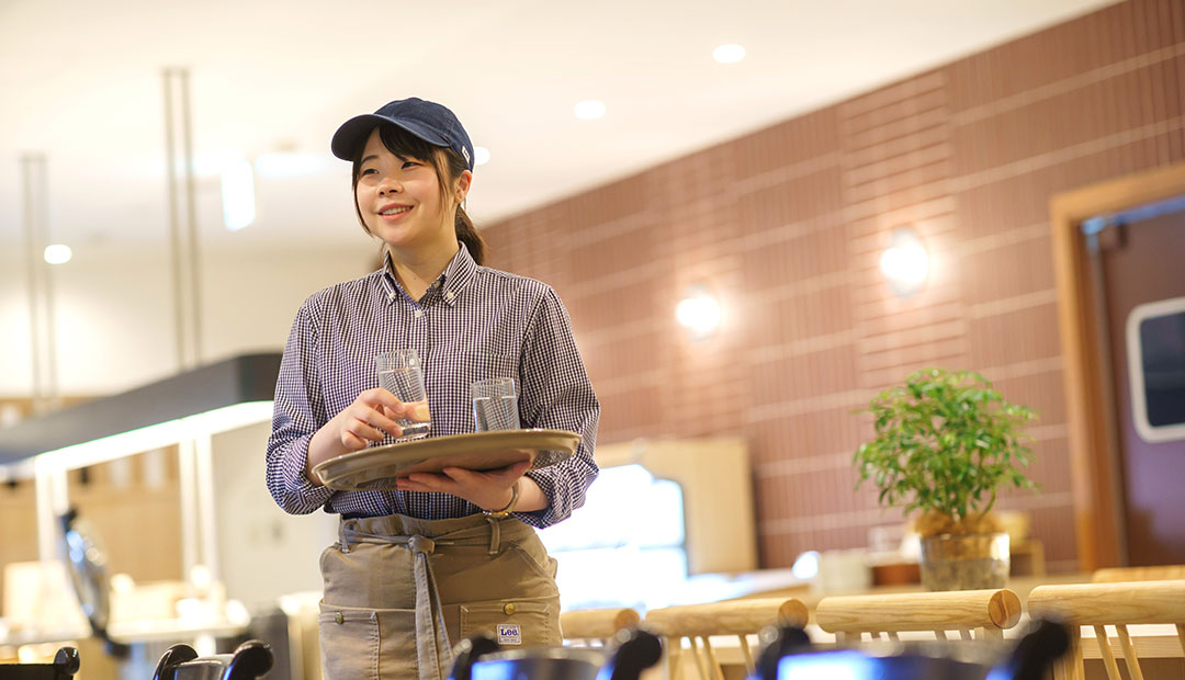人と話すことが好き！何も知識はありませんでしたが飛び込んでみました